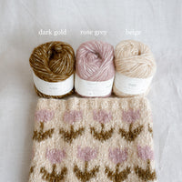 Winter Bulbs Cowl by Laura Menéndez