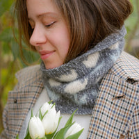 Winter Bulbs Cowl by Laura Menéndez