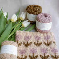 Winter Bulbs Cowl by Laura Menéndez