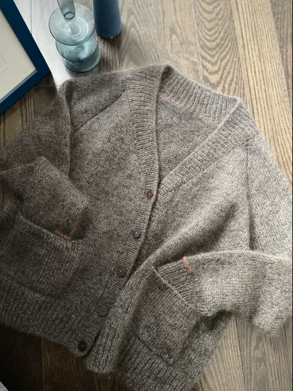 Ebony Cardigan by Yun Jeong – BichesetBuches