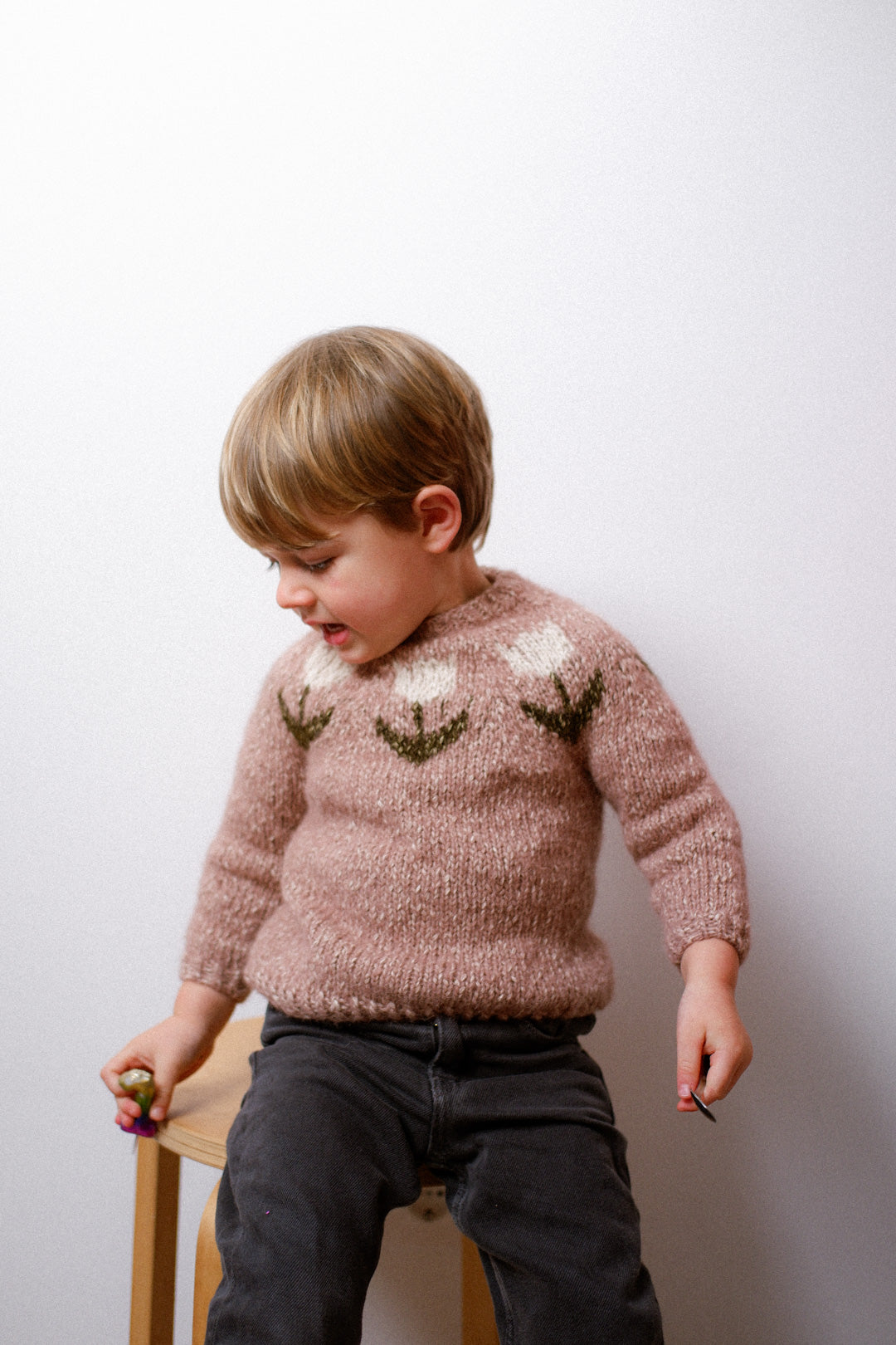 Winter Bulbs Sweater Junior Version by Laura Menendez Mimosa Cafe Lanar