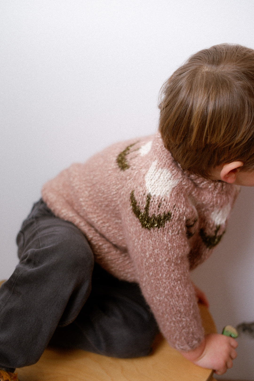 Winter Bulbs Sweater Junior Version by Laura Menendez Mimosa Cafe Lanar