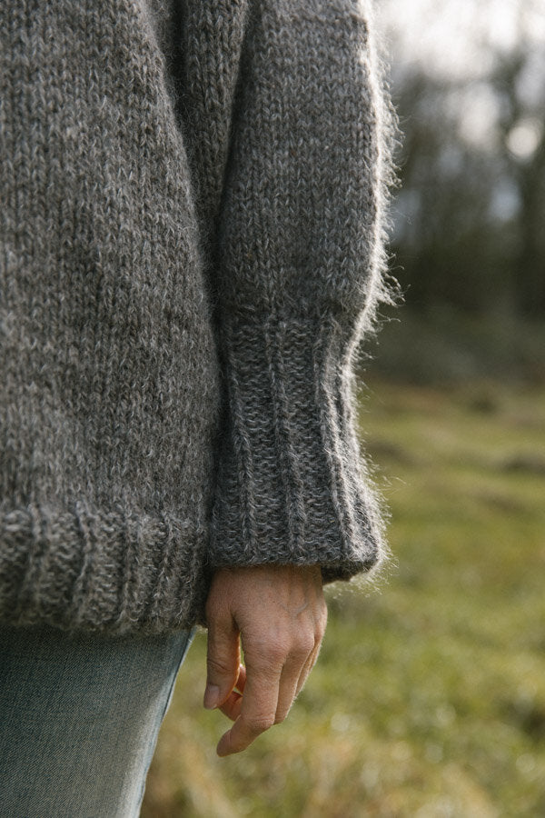 Biches & Bûches no. 6 - Amanda Sweater kit tricot