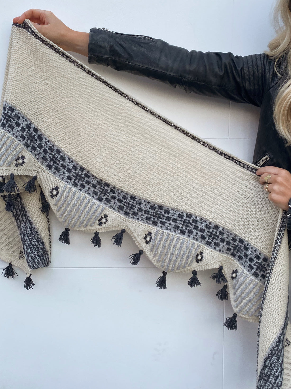 Florence Spurling Studio - The Ziri Shawl kit de laine