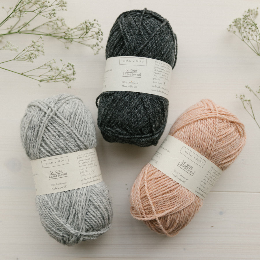 The Biches & Bûches no. 90, Le Gros Lambswool Edition, kit tricot