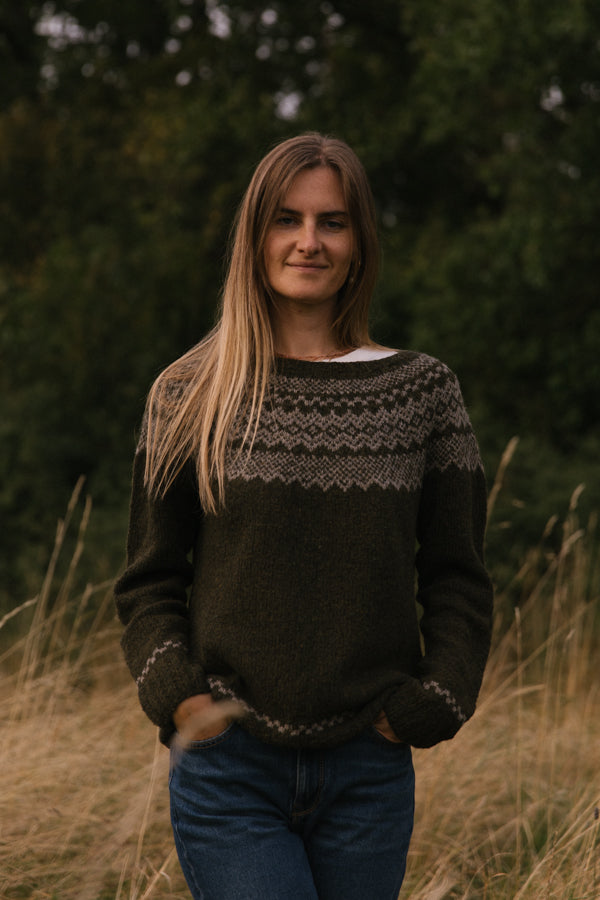 Biches & Bûches The Afterparty Sweater - pdf pattern in Swedish