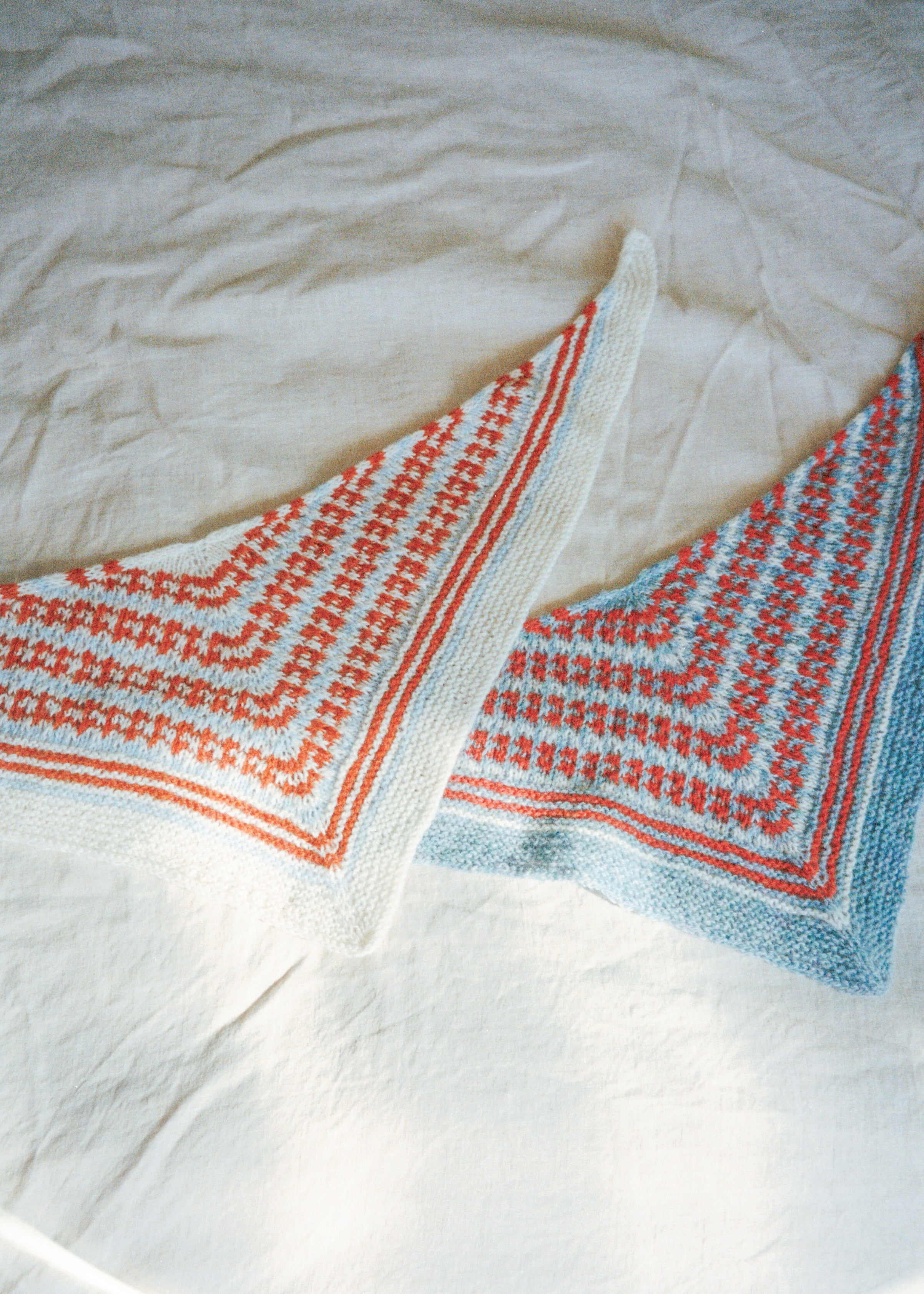 Isla Shawl - PDF Pattern in English