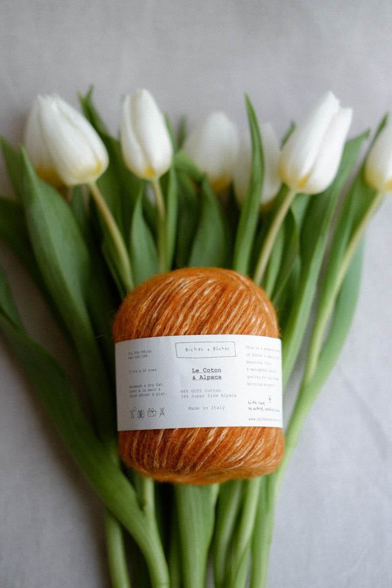 Winter Bulbs Cowl by Laura Mimosa Cafe Lanar