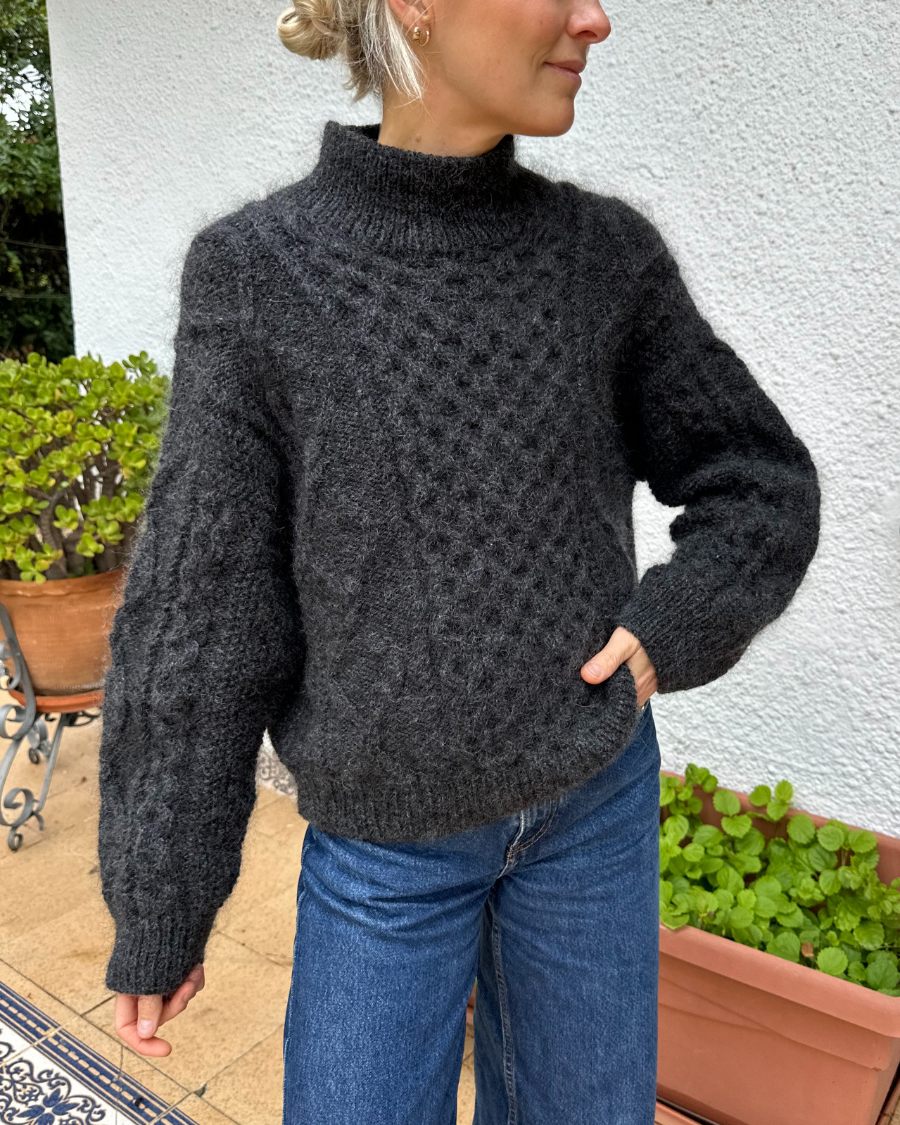 Dagmar Sweater by PetiteKnit x Hjelholt