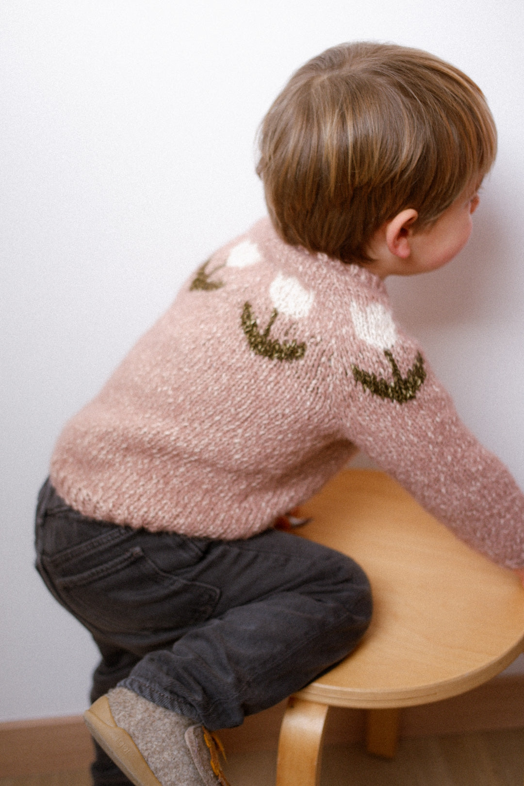 Winter Bulbs Sweater Junior Version by Laura Menendez Mimosa Cafe Lanar