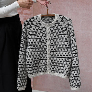 SPOT CARDIGAN by Anne Ventzel x Isager