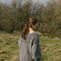 Biches & Bûches no. 6 - The Amanda Sweater knitting kit